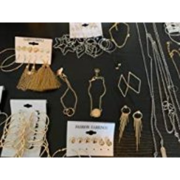 51 PCS Gold Silver Jewelry Set with 6 PCS Necklace,9 PCS Bracelet,36 PCS… - Picture 3 of 12